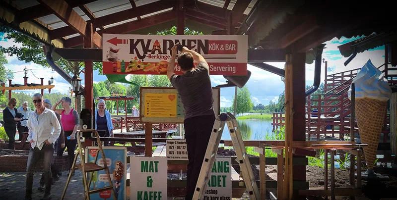 Fönster- och väggdekor för synlig lokal